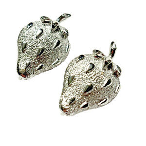 Vintage Sarah Coventry Signed Silver Tone Strawberry Fruit Clip On Earrings
